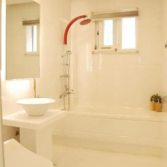Отель The Mei Haus Hongdae 3* Стандартный семейный номер с двуспальной кроватью фото 28