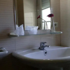 Отель Guest House Guerra Junqueiro 3* Стандартный номер с 2 отдельными кроватями фото 5