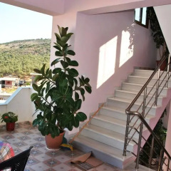 Отель Albanian Happines Guesthouse балкон
