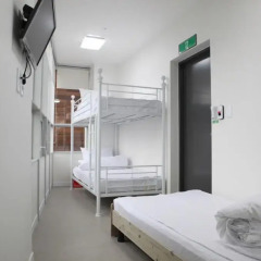 Отель 24 Guesthouse Dongdaemun 2* Стандартный семейный номер с двуспальной кроватью фото 3