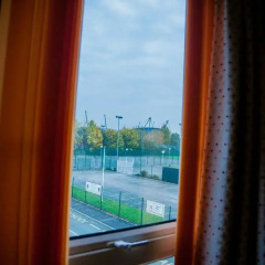 Отель Athletes Way House развлечения