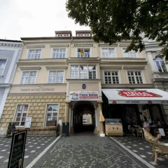 Hotel Vavrinec Злонице парковка