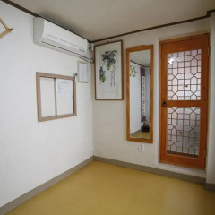 Отель Yeonwoo Guesthouse Стандартный номер с различными типами кроватей фото 2