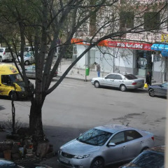 Отель Qeroli Appartment in the center in Avlabari Апартаменты с различными типами кроватей фото 9