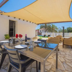 Отель Villa Neus питание