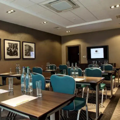 Отель DoubleTree by Hilton Edinburgh City Centre фото 2
