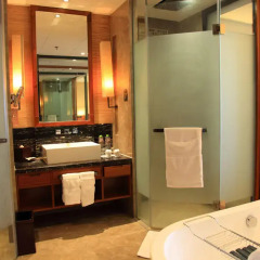 Отель Pullman Oceanview Sanya Bay Resort & Spa 4* Улучшенный номер с различными типами кроватей фото 2