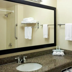 Отель Holiday Inn Express & Suites Ashland 2* Стандартный номер с различными типами кроватей фото 4