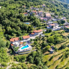 Отель Luxury Villas Lapcici Черногория, Будва - отзывы, цены и фото номеров - забронировать отель Luxury Villas Lapcici онлайн бассейн