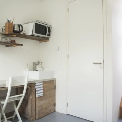 Апартаменты Private studio on houseboat in the centre! в номере