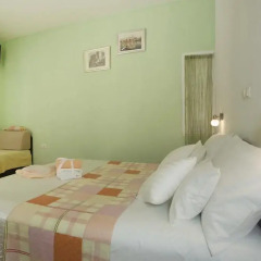 Отель Central Old Town Rooms Стандартный номер с различными типами кроватей фото 5