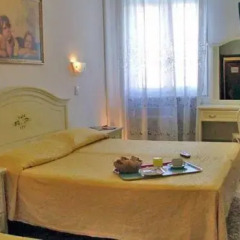 Hotel Airone 2* Стандартный номер с двуспальной кроватью (общая ванная комната) фото 2