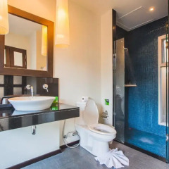 Отель Two Villas Holiday Oriental Style Layan Beach Таиланд, пляж Банг-Тао - отзывы, цены и фото номеров - забронировать отель Two Villas Holiday Oriental Style Layan Beach онлайн ванная фото 2