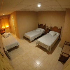 Отель Hostal La Casa de Enfrente Стандартный номер разные типы кроватей