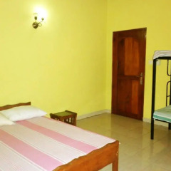 Monkey Beach Hostel @ Colombo Airport - Negombo комната для гостей фото 2