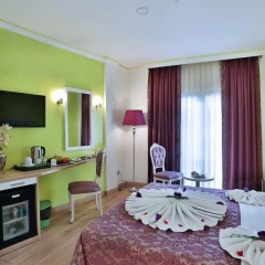 Ayasultan Hotel 3* Стандартный семейный номер с двуспальной кроватью