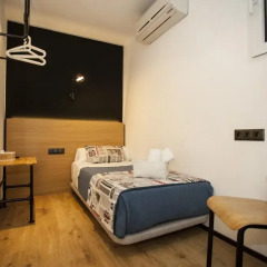 Отель Hostal CC Malasaña Стандартный номер с различными типами кроватей