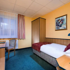 Hotel Landhaus Dierkow 3* Стандартный номер с различными типами кроватей фото 4