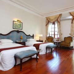 Hotel Continental Saigon 4* Улучшенный номер с различными типами кроватей фото 8