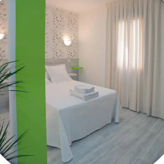 Отель Hostal Nersan Стандартный номер с различными типами кроватей