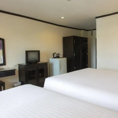 Отель Golden Tulip Essential Pattaya 4* Улучшенный номер с различными типами кроватей фото 42