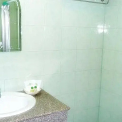 Отель Queen Lotus Guesthouse Бангкок ванная фото 2
