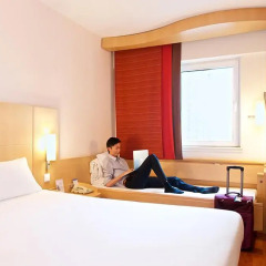 Zhongshan The Center Hotel 3* Номер Делюкс с различными типами кроватей