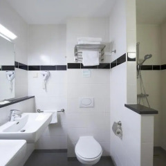 Bastion Hotel Vlaardingen 4* Номер Делюкс с различными типами кроватей фото 4