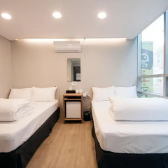 K-grand Hostel Myeongdong Стандартный семейный номер фото 15