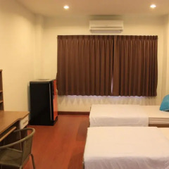 Ananas Phuket Central Hostel Пхукет комната для гостей фото 5