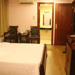 Sophia Hotel 3* Семейный номер Делюкс с двуспальной кроватью