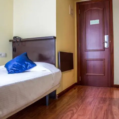 Отель Hostal Hotil Стандартный номер с различными типами кроватей фото 13