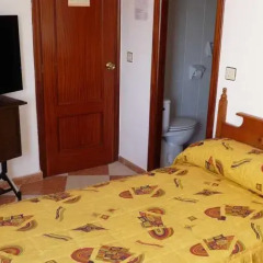 Отель Hostal Alboran Испания, Мотрил - отзывы, цены и фото номеров - забронировать отель Hostal Alboran онлайн комната для гостей фото 3