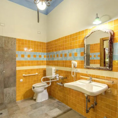 Hotel Azzi ванная