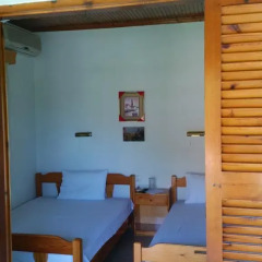 Отель Katina's House сейф в номере