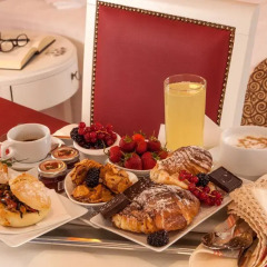 Floris Hotel 3* Улучшенный номер с двуспальной кроватью фото 14