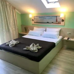 Гостиница Comfortable attic on Ostrovskogo комната для гостей фото 5