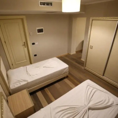 Germany Hotel Дуррес сейф в номере