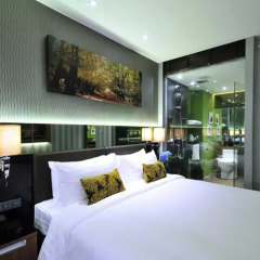 Отель The Continent Bangkok by Compass Hospitality 4* Номер Делюкс с различными типами кроватей фото 4