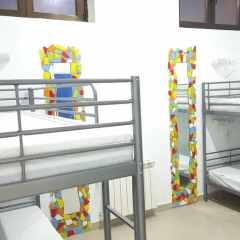 Pil Pil Hostel Madrid Кровать в общем номере с двухъярусной кроватью фото 12