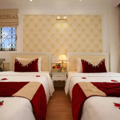Отель Hanoi Guest House Royal 3* Улучшенный номер с различными типами кроватей фото 14