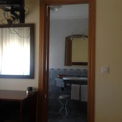 Отель Hostal San Froilan ванная