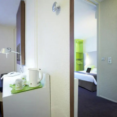 Отель Campanile Lyon Centre - Gare Part Dieu 3* Стандартный семейный номер с двуспальной кроватью фото 3