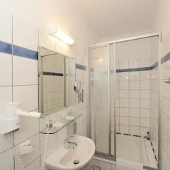 City Hotel am Kurfürstendamm 3* Стандартный номер с двуспальной кроватью фото 10