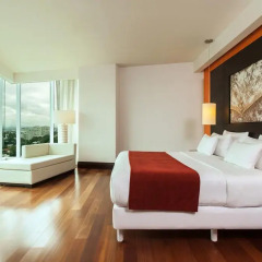 Отель NH Collection Guadalajara Providencia 4* Улучшенный номер с различными типами кроватей фото 2