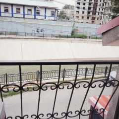 Esentai Hostel Алматы балкон