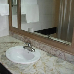 Отель Aloha Resort ванная
