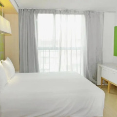 DoubleTree by Hilton Hotel Girona 4* Стандартный номер с различными типами кроватей фото 3