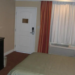 Отель Rodeway Inn Near La Live 2* Стандартный номер