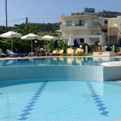 Отель Elpida Beach Studios бассейн